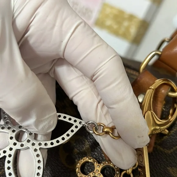 Louis Vuitton Bag Charm Gold Silver - Picture 10 of 16